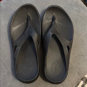 Oofos women’s Black Sandals
